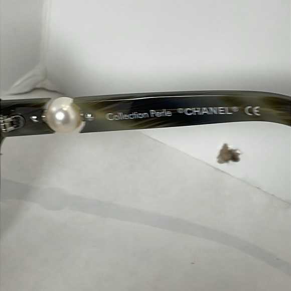 CHANEL COLLECTION PERLE SUNGLASSES
MADE IN ITALY POLARIZED
LIMITED EDITION - Picture 10 of 12